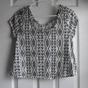 CLEARANCE❗Aeropostale - Aztec Crop Top - M